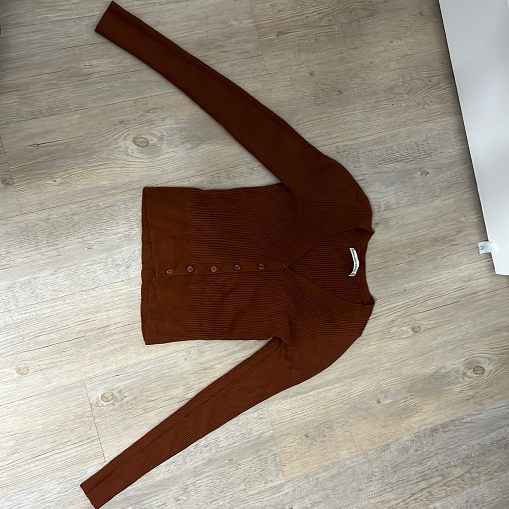abercrombie and fitch cropped long sleep button down sweater
